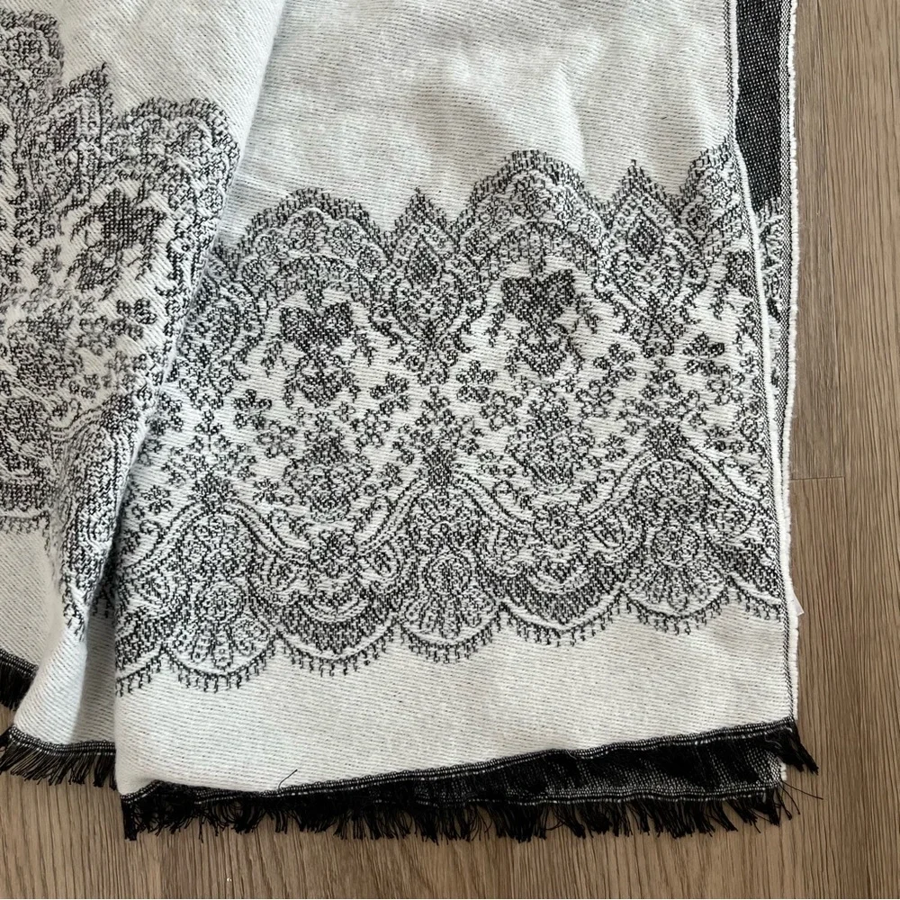 Atmosphere Gray, White & Black Patterned Fringed Scarf/Shawl/Wrap